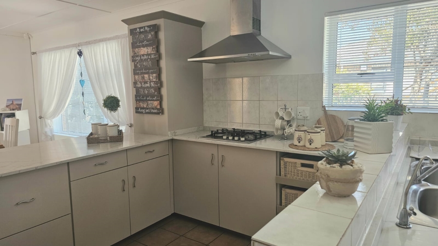 4 Bedroom Property for Sale in Stilbaai Wes Western Cape